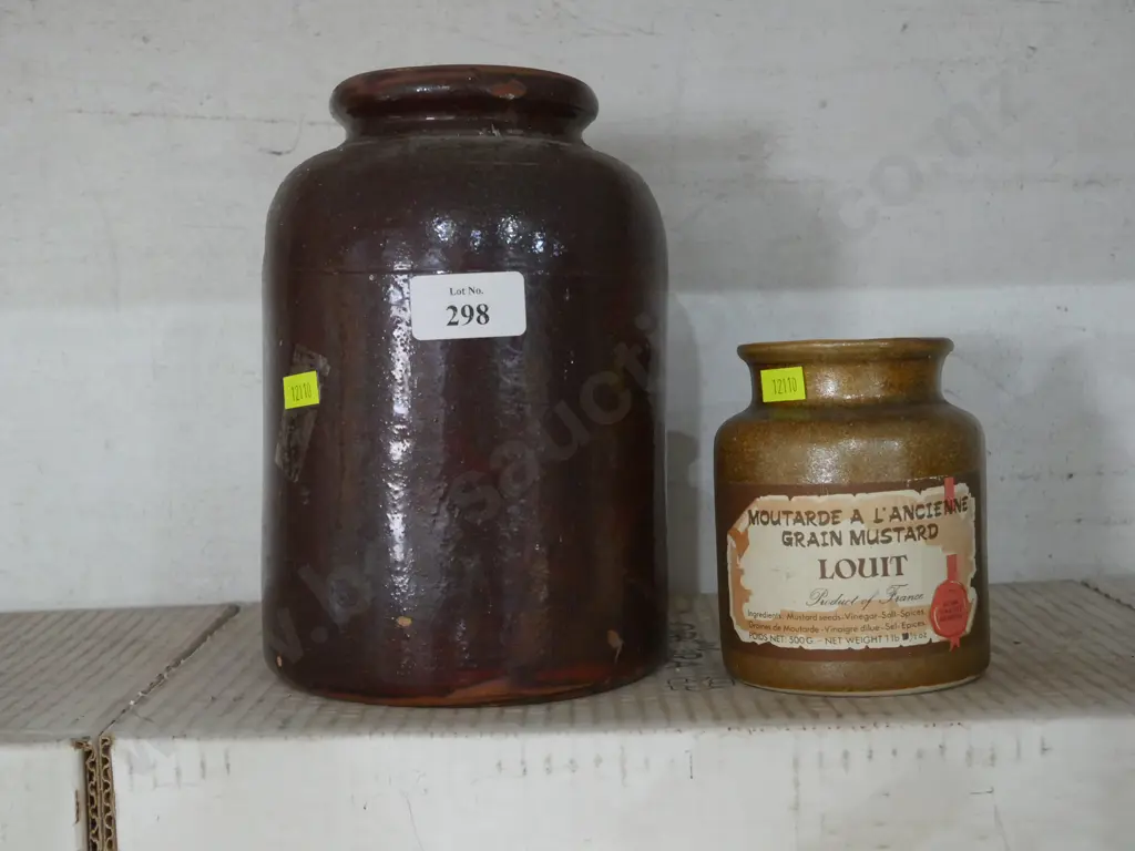 2 stone jars Image 1++