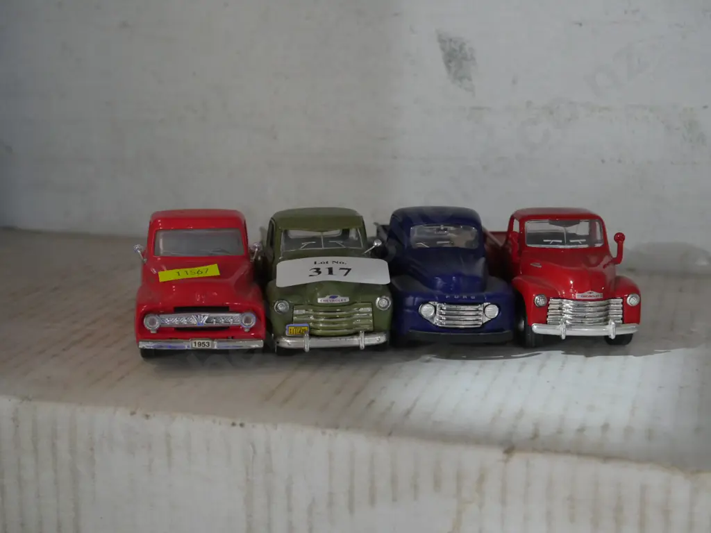 4 model pickup trucks Image 1++