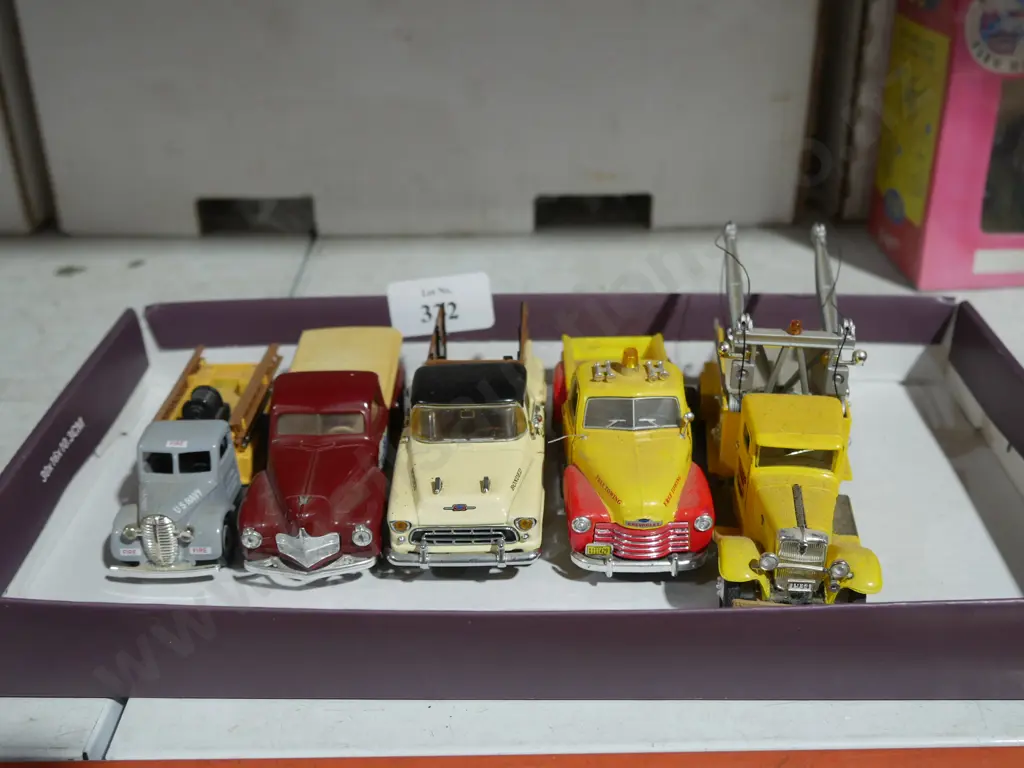 Model pickup trucks Image 1++