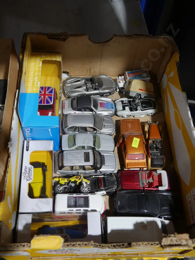 Box of model cars Image 1++