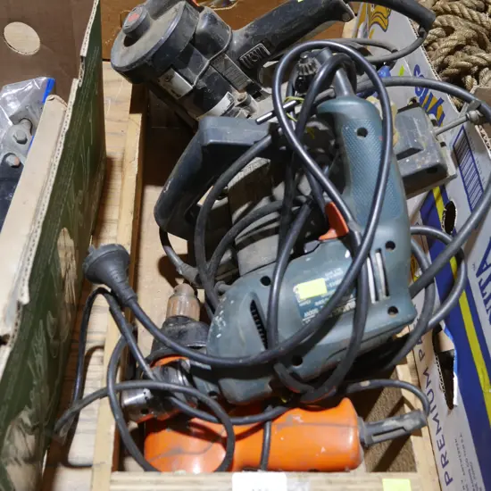 Assorted power tools