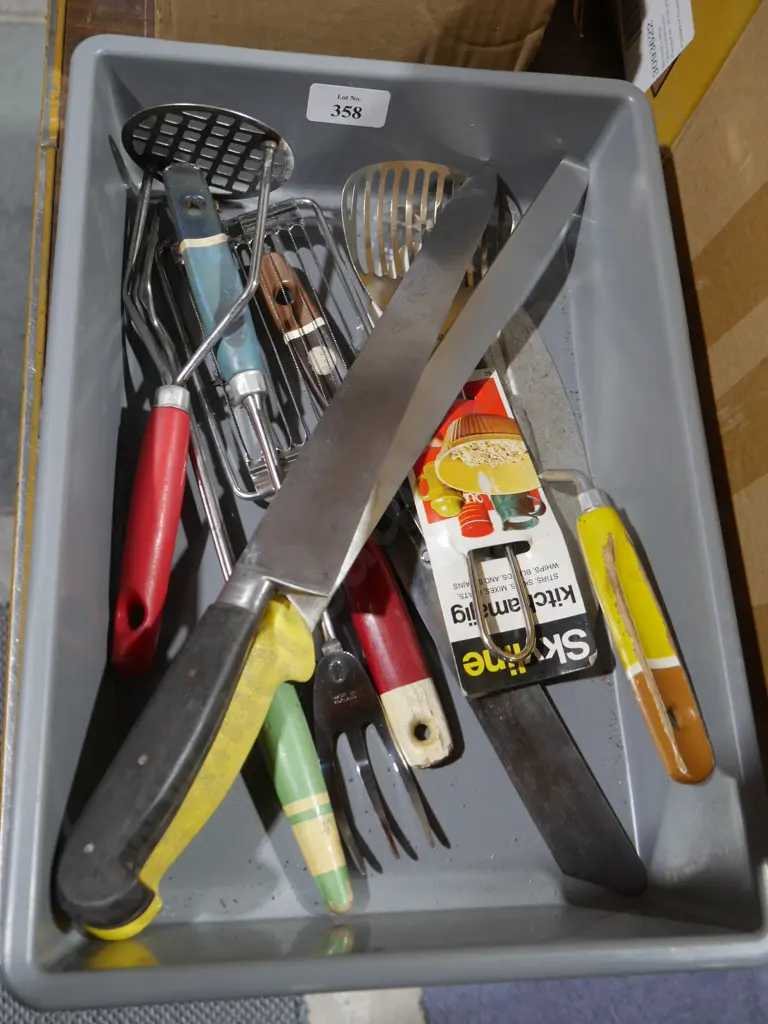 Vintage kitchen utensils Image 1++