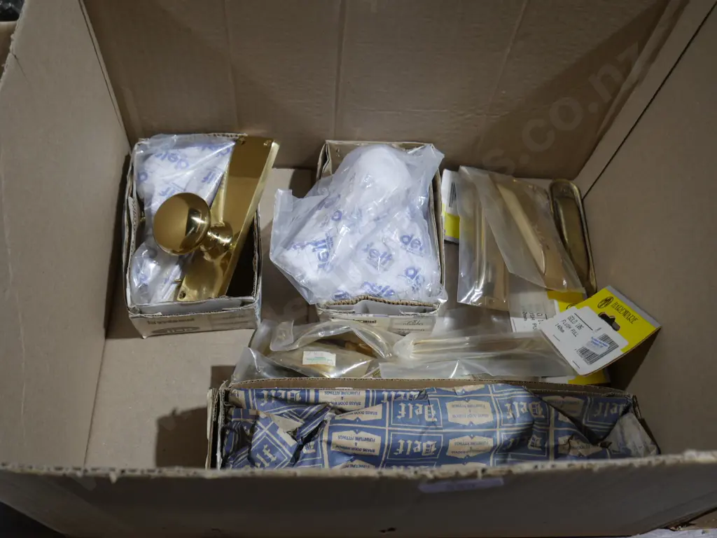 Door handles etc Image 1++