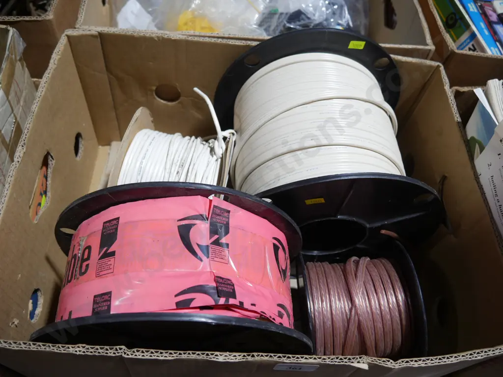 Assorted cables Image 1++