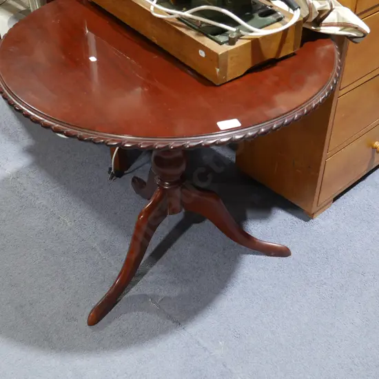 Rope edge occasion table
