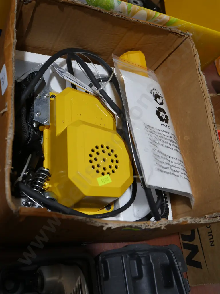 Electric chain hoist Image 1++