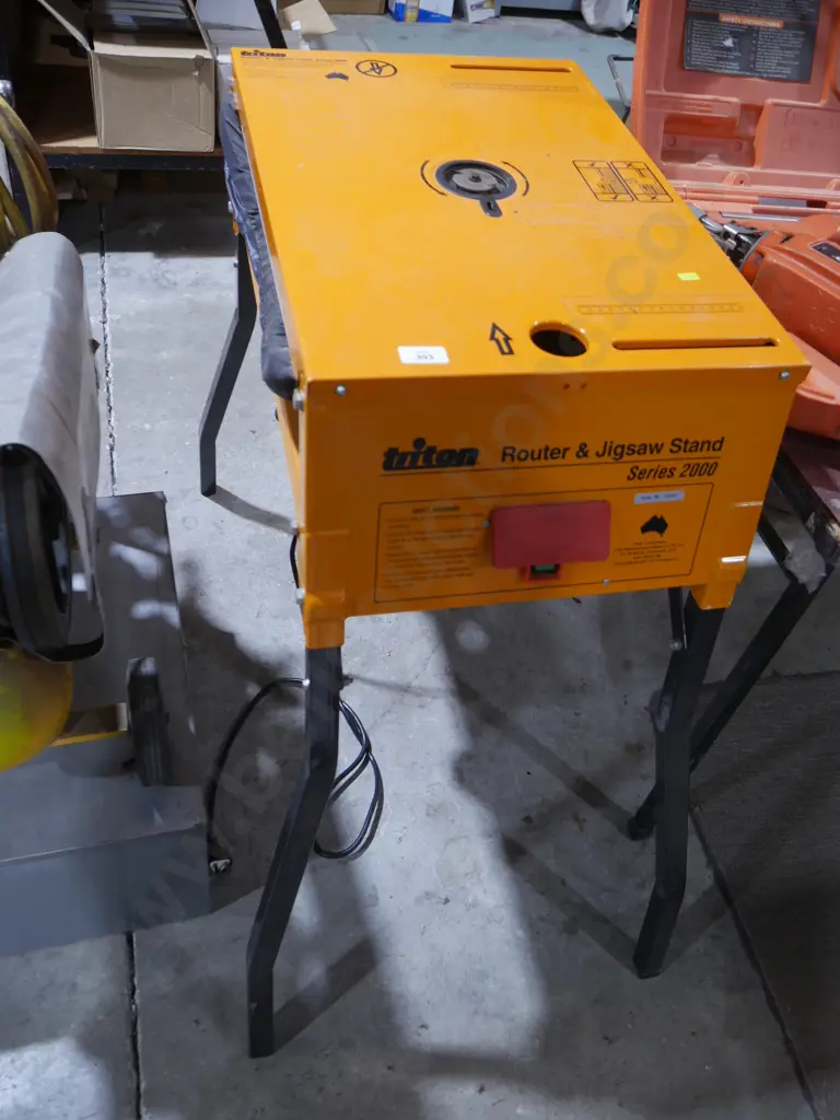 Triton router and jigsaw stand Image 1++
