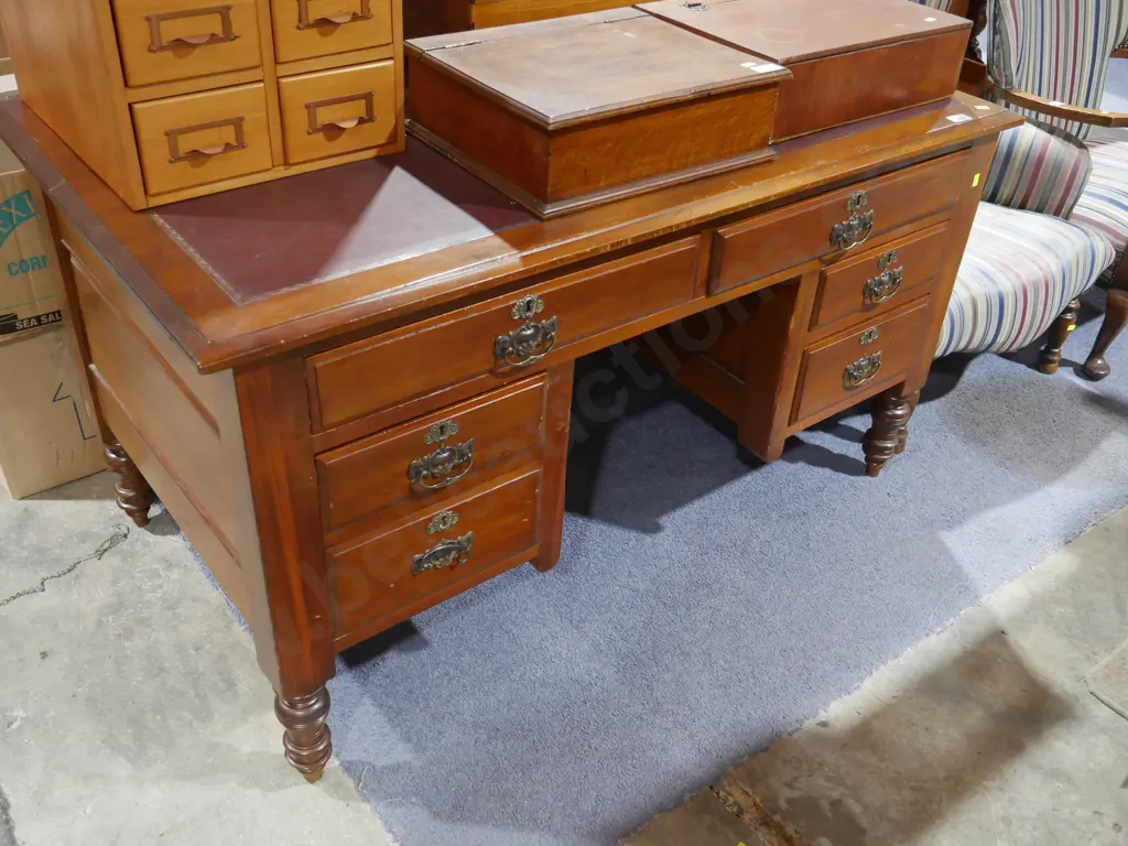 Leather top desk Image 1++