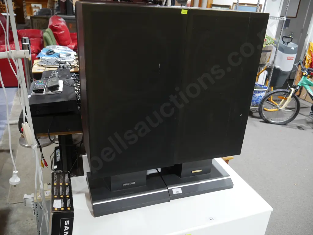 Pair of speakers Image 1++