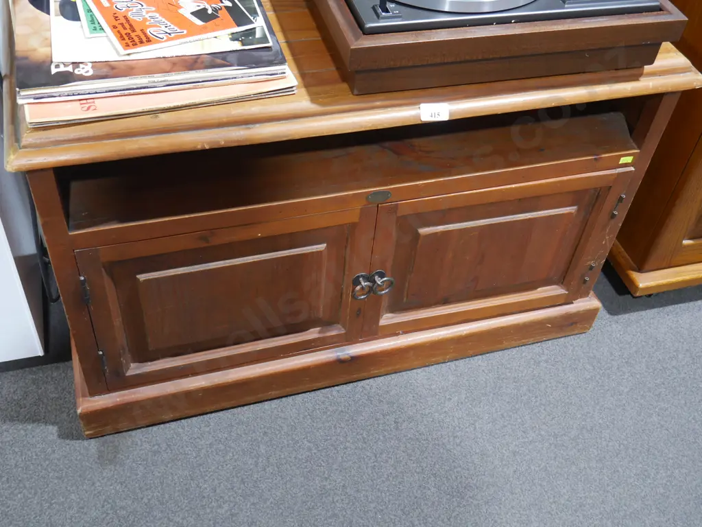 TV stand Image 1++