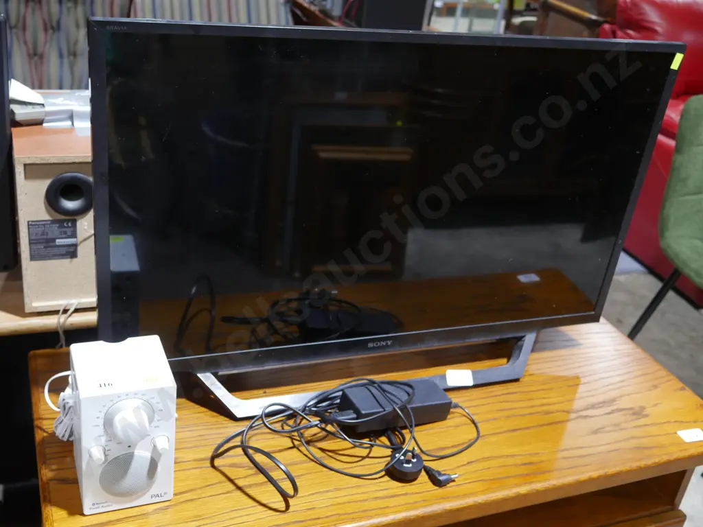 Sony 32-in TV Image 1++