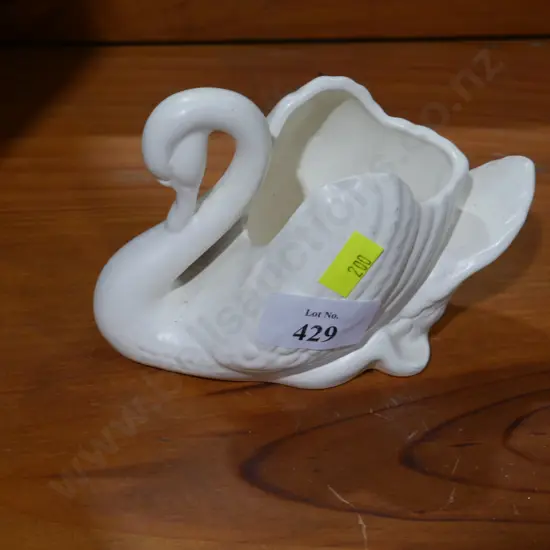 Crown Lynn Swan - small chip