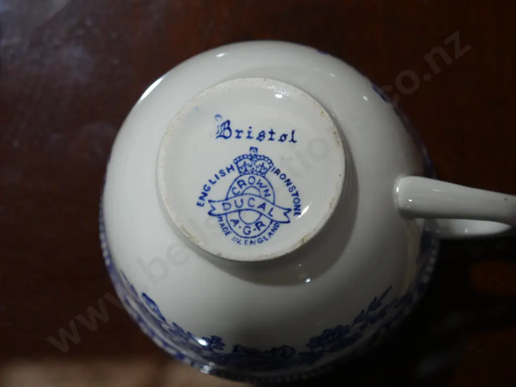 Crown Ducal "Bristol" tea set Image 1++