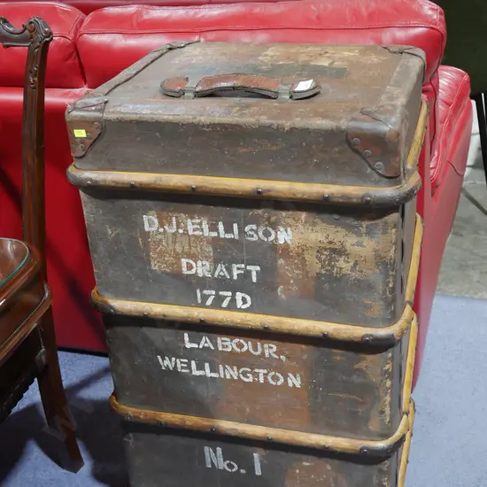 Traveling trunk