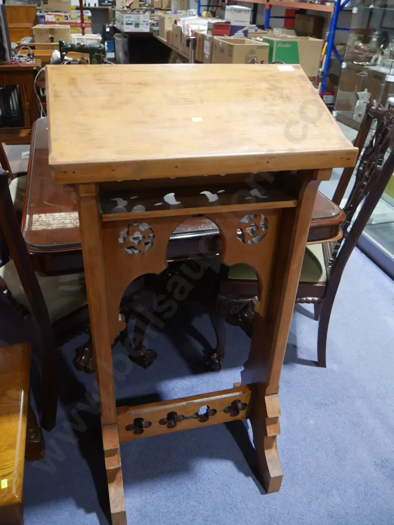 Lectern Image 1++