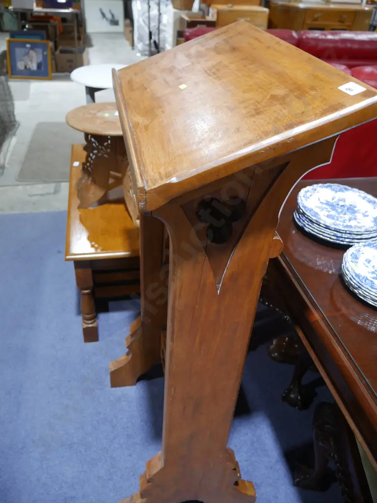 Lectern Image 1++