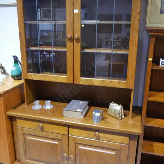 Hutch dresser