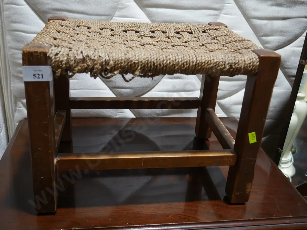 Wicker top stool Image 1++