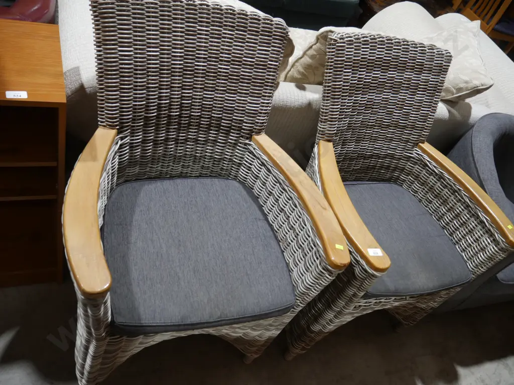 Pair of wicker armchairs Image 1++