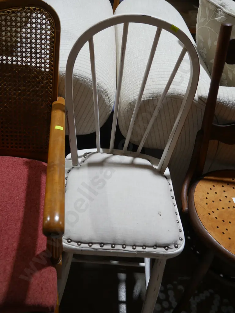 White chair Image 1++