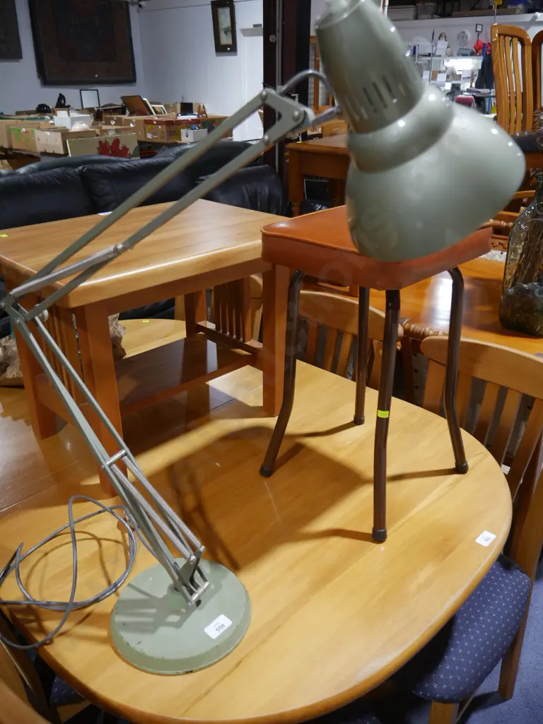 Angle poise lamp Image 1++
