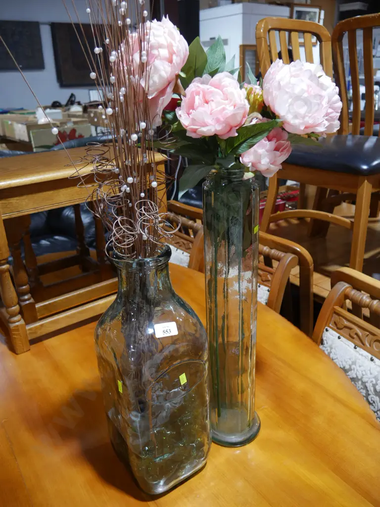 2 glass vases Image 1++