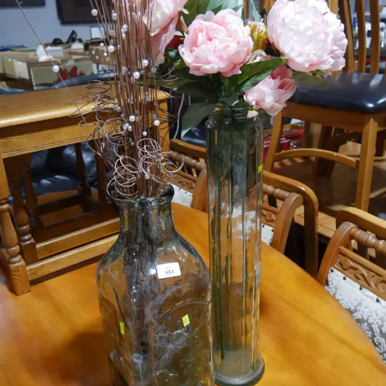 2 glass vases
