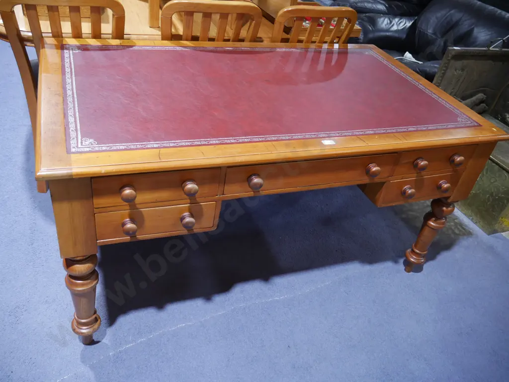 Leather top desk Image 1++