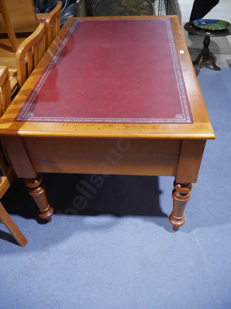 Leather top desk Image 1++