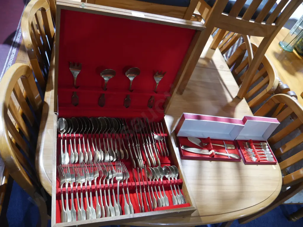 Canteen of cutlery etc Image 1++