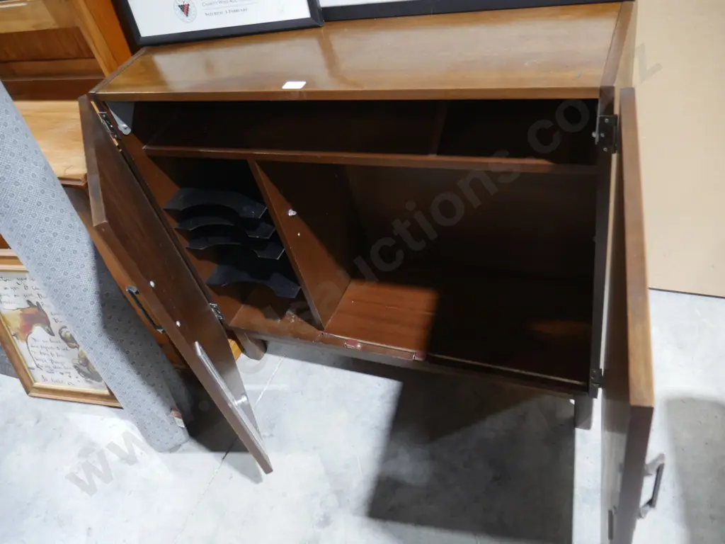 Cabinet Image 1++