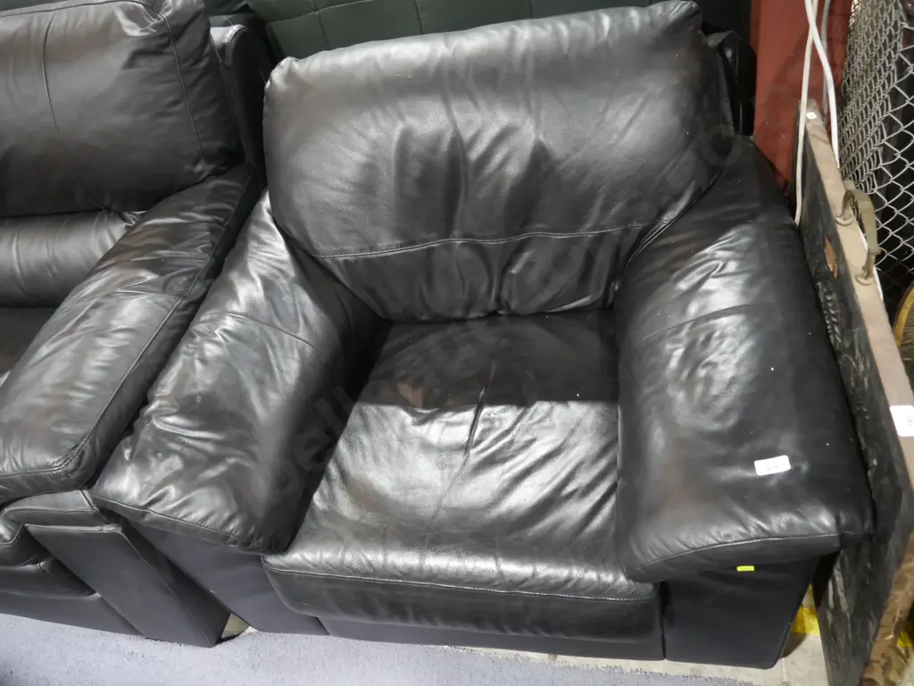 Black leather armchair Image 1++