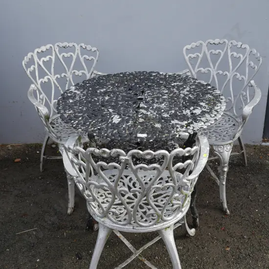 Outdoor table in three chairs