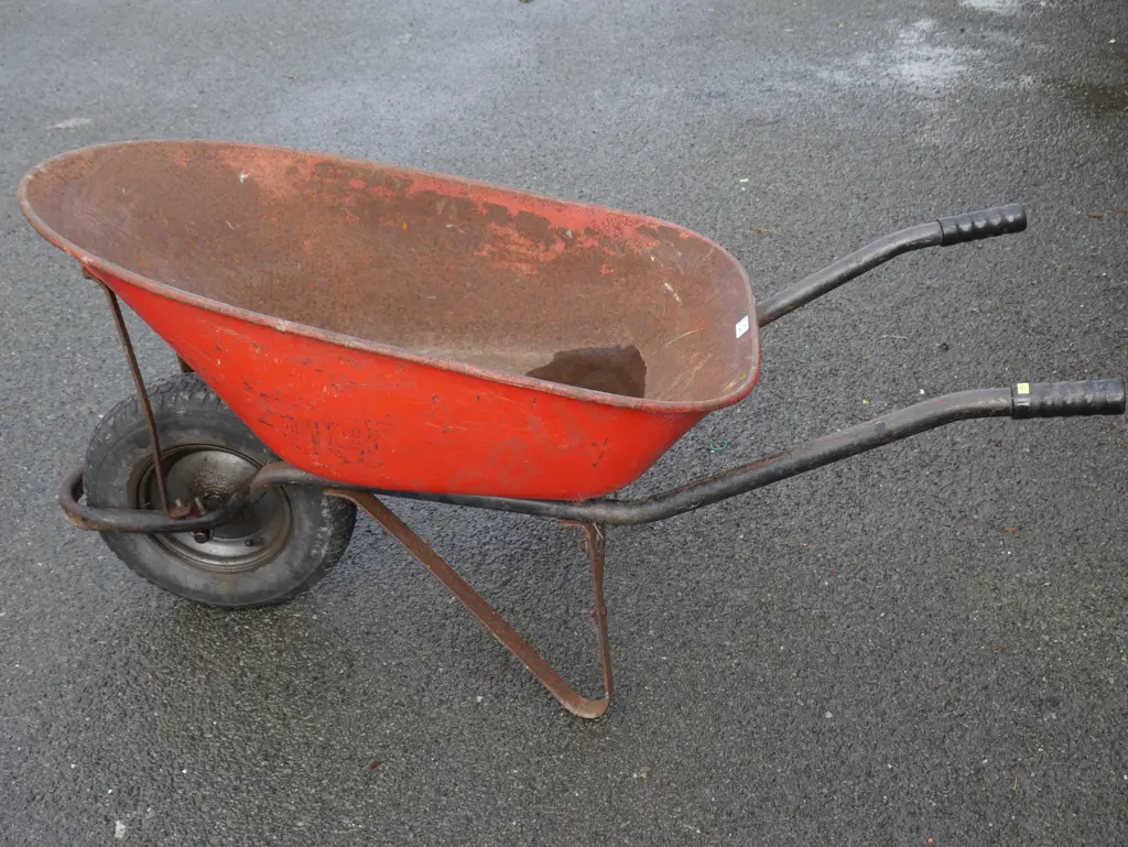 Wheelbarrow Image 1++