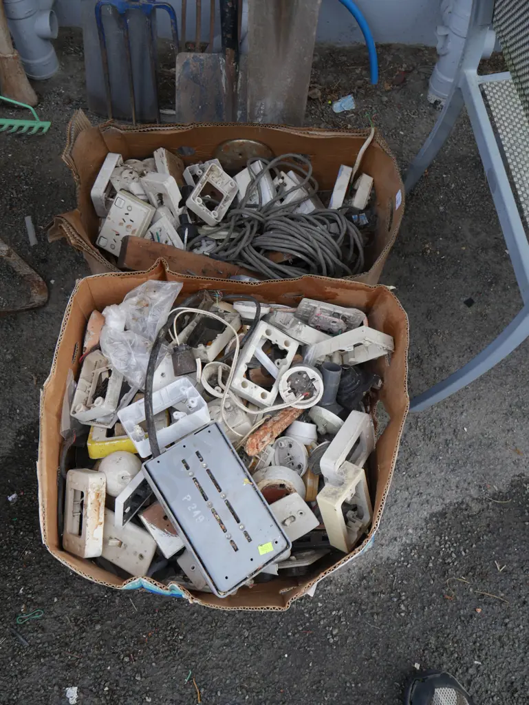 Electrical sundries Image 1++