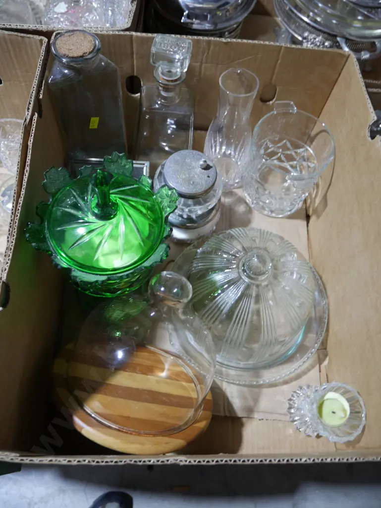 Assorted glassware Image 1++