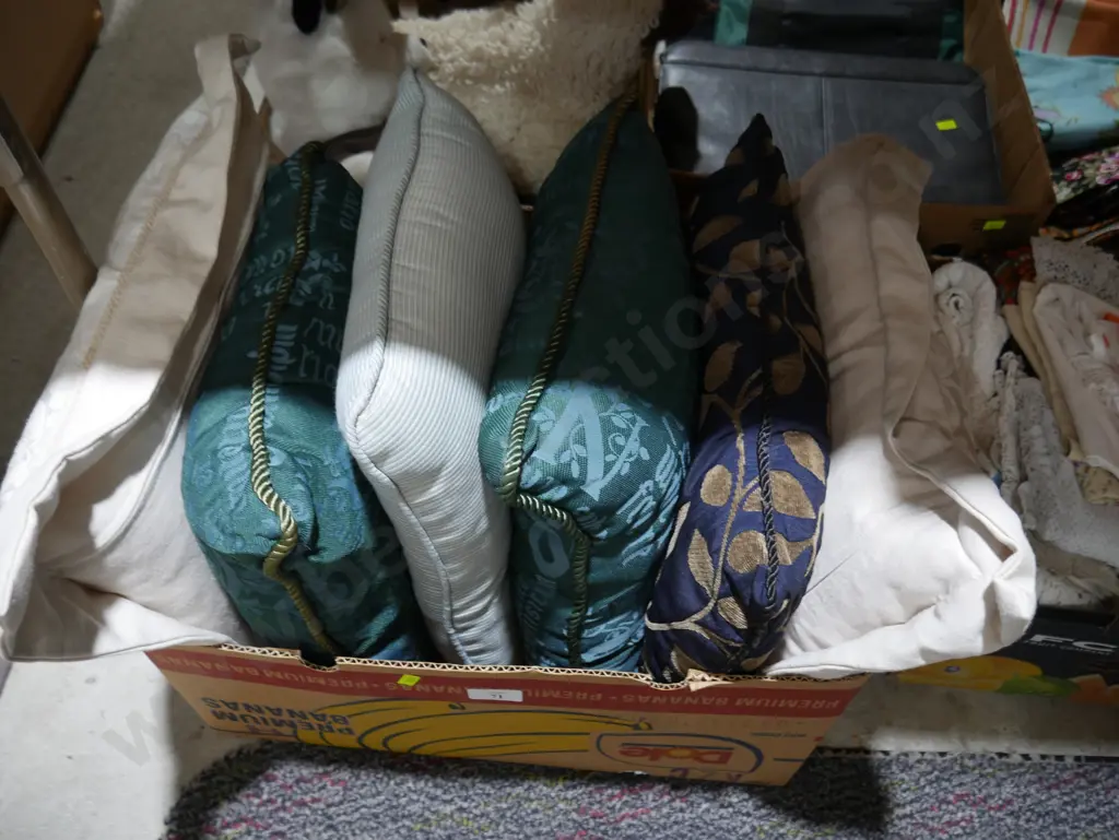 Pillows Image 1++