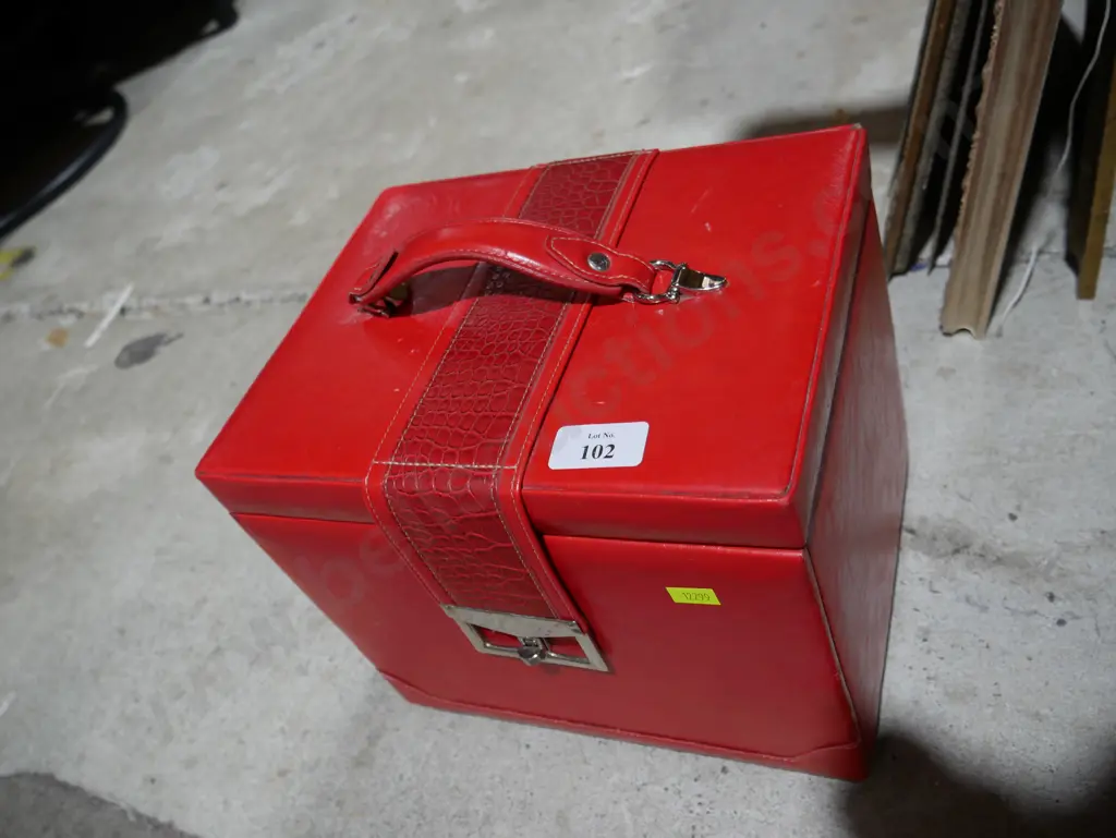 Jewellery box Image 1++