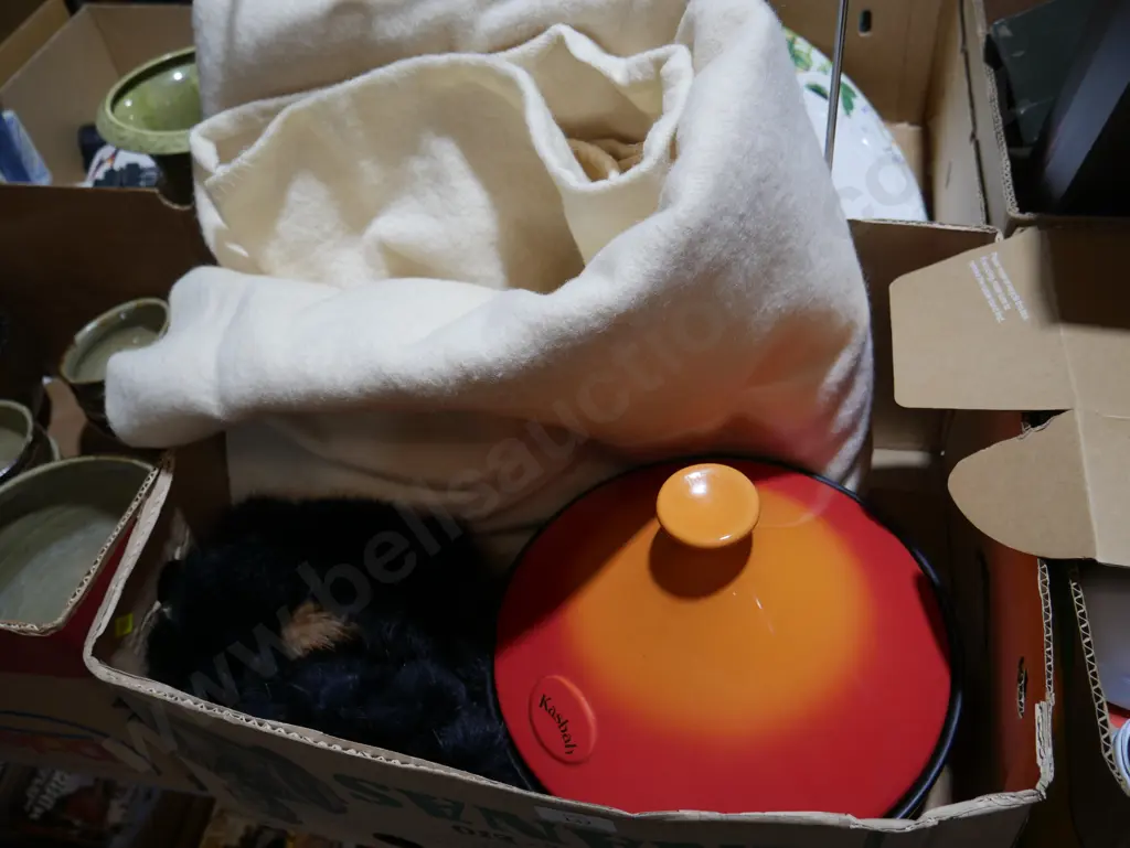 Woollen blanket, tagine etc Image 1++