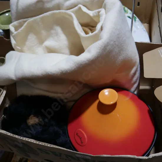Woollen blanket, tagine etc