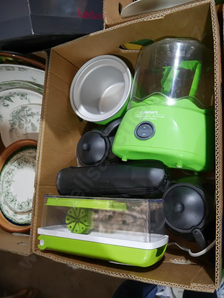 Frozen yogurt machine etc Image 1++