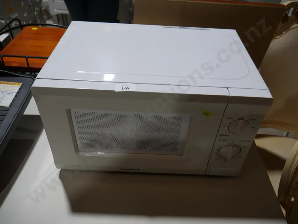 Living and co microwave Image 1++