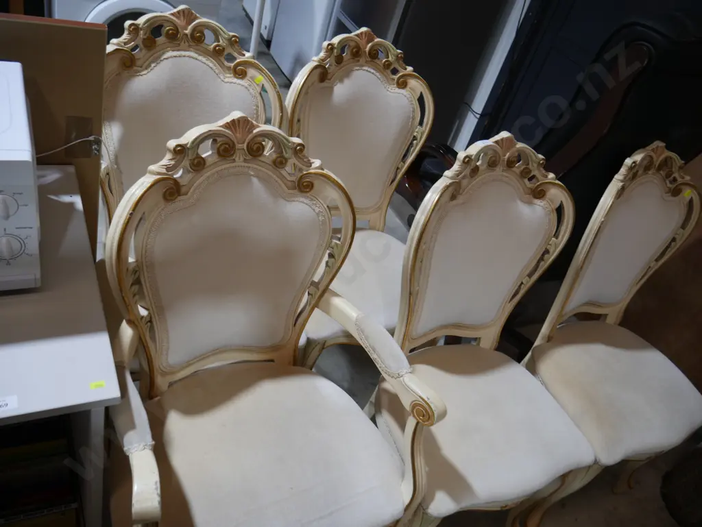 Five chairs Image 1++