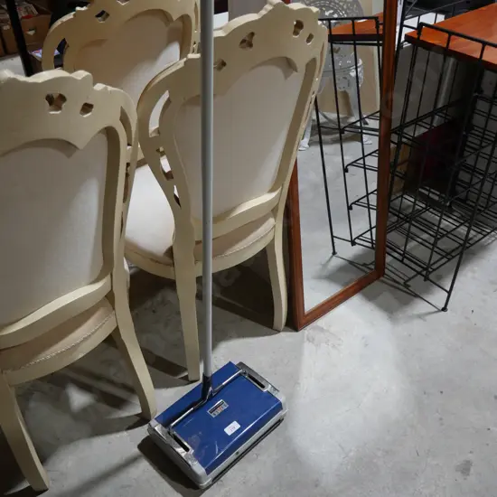Carpet sweeper