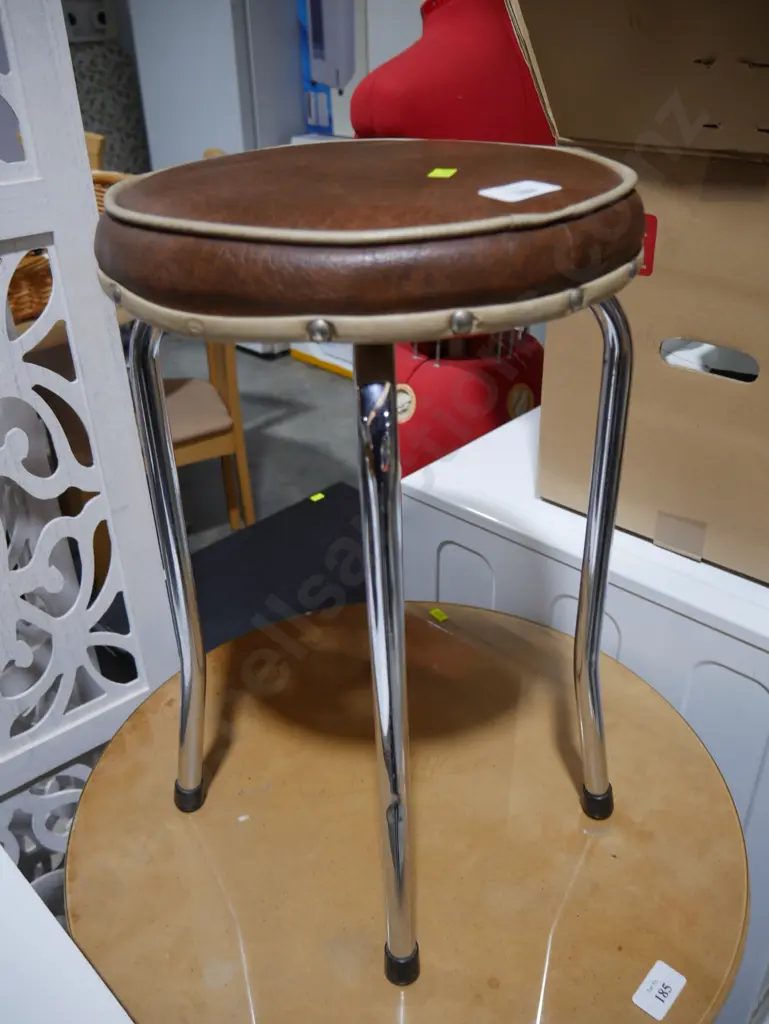 Stool Image 1++