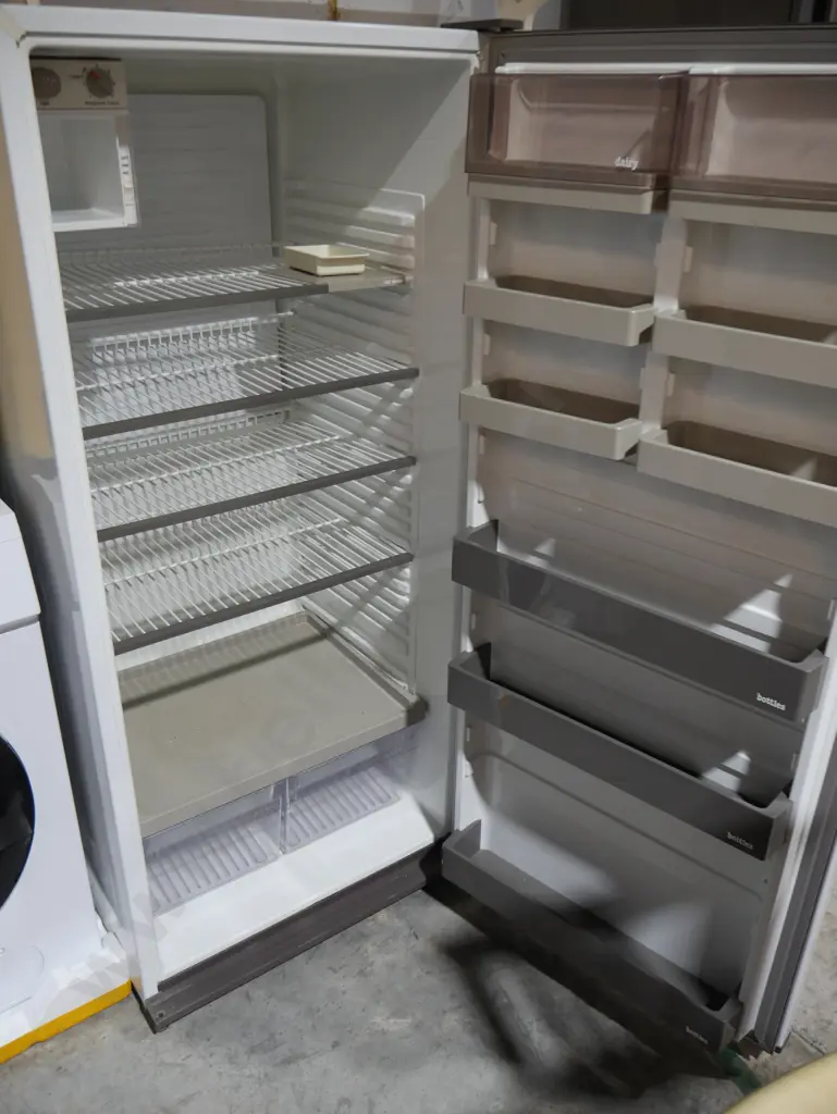 Fisher & Paykel fridge Image 1++