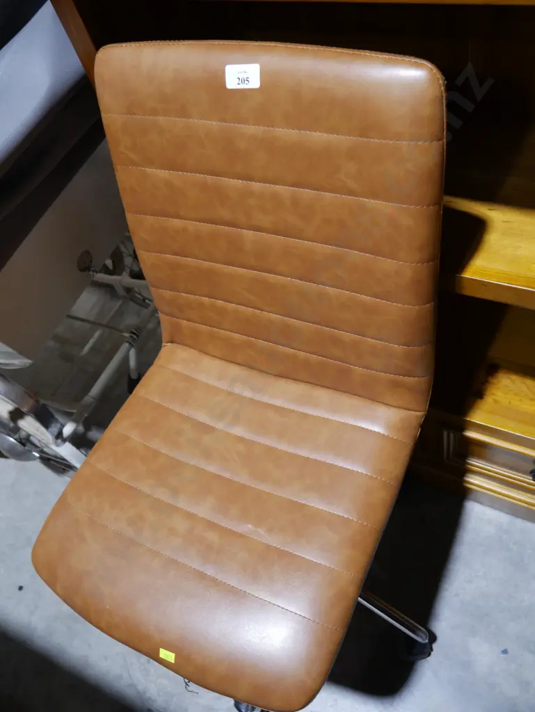 Leather office chair Image 1++