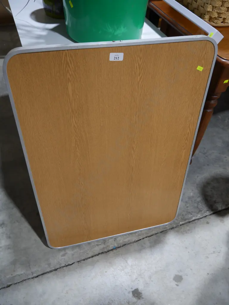 Foldaway table Image 1++