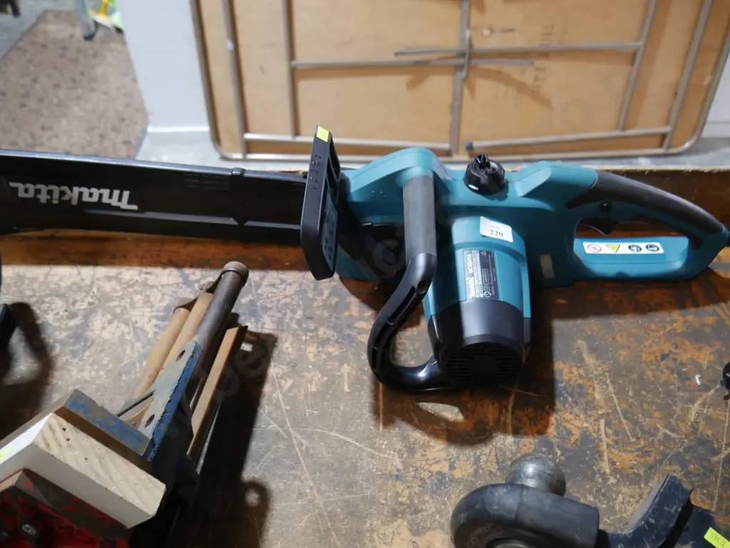 Makita electric chain saw Image 1++