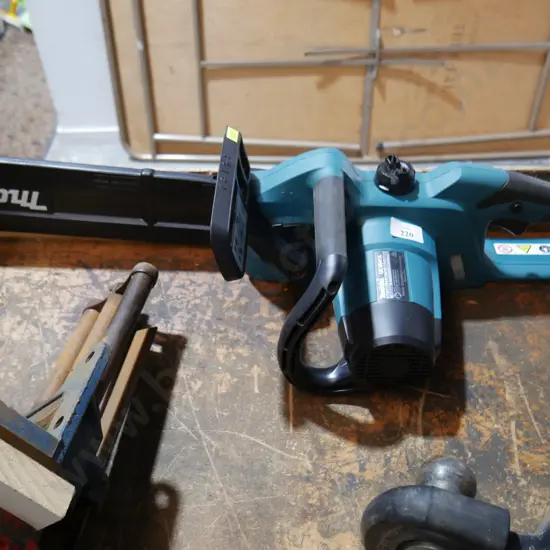 Makita electric chain saw